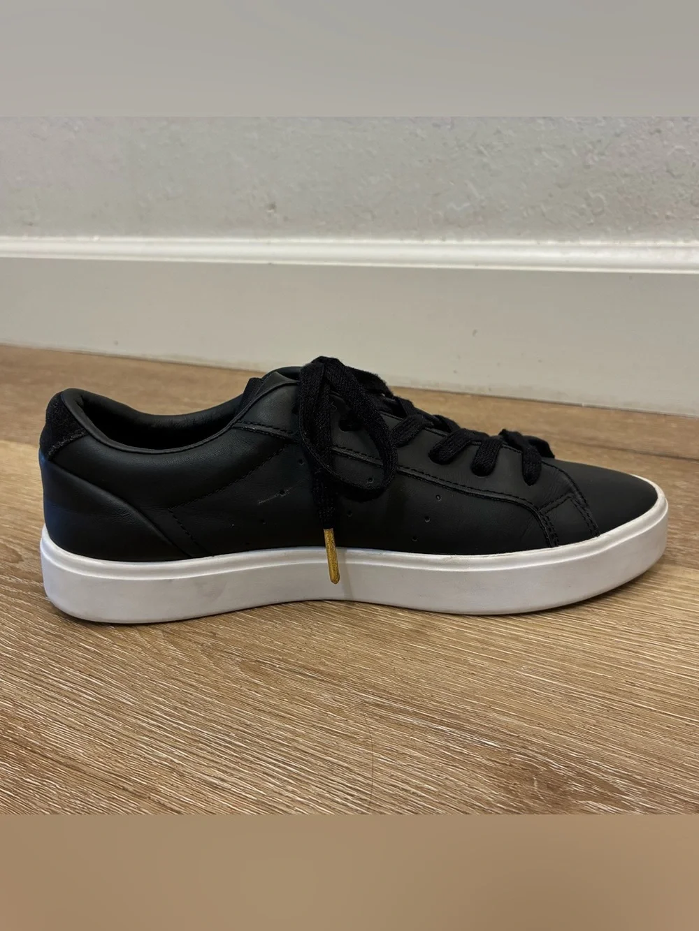 Adidas Originals Sleek Super Black Women’s Sneakers Shoes US 6.5 EU 38 23.5cm